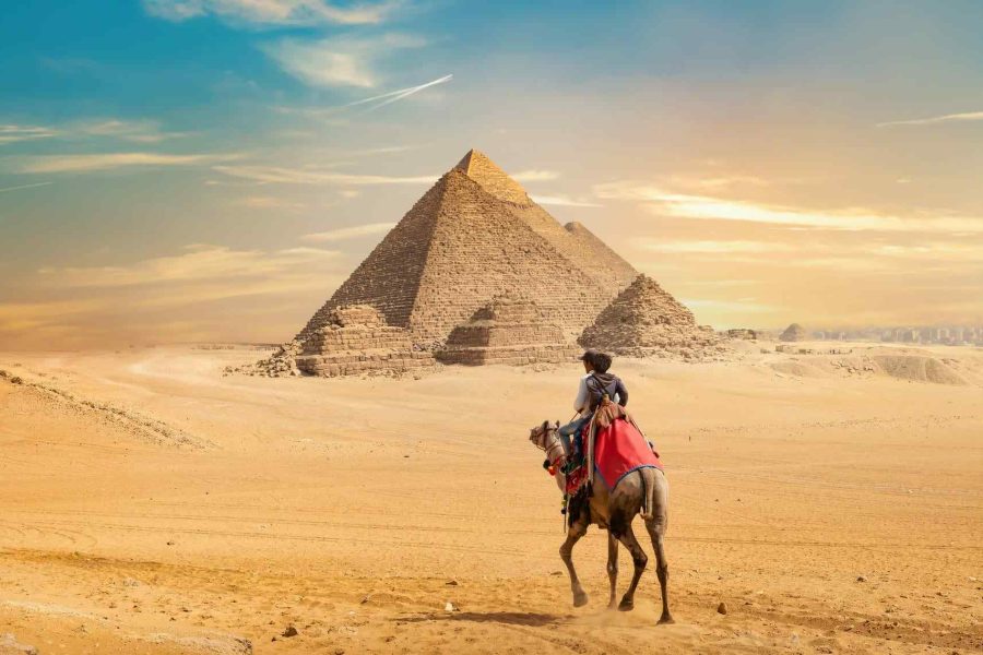 Private Guided Tour of the Pyramids of Giza, Saqqara, Memphis & Lunch